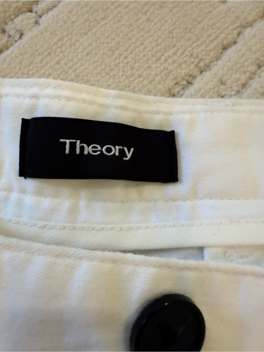 Theory White Flat-Front Men’s Shorts - Picture 7 of 9